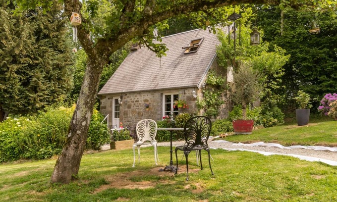 Beauficel Cottage | Charming Cottage in Verdant Valley with Private Garden, BBQ, and Optional Yurt for Nature Lovers