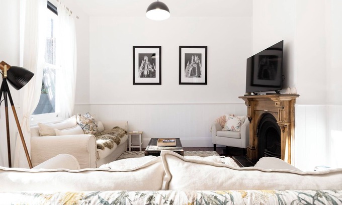Launceston CBD House | Charming Cottage Nestled in A Prime Location