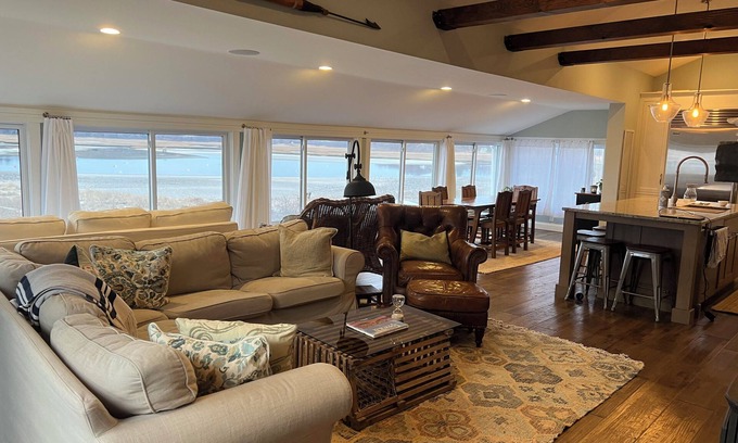 Great Neck Cottage | Charming Cottage Steps from Private Beach – Water Views & Little Neck Charm