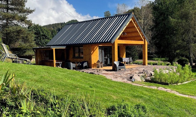 Saint-Stail Ski Chalet | Charming country cottage