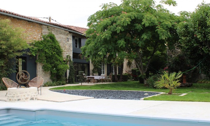 Fontclaireau Cottage | Charming Country House with Private Pool, Enclosed Garden, and Modern Amenities