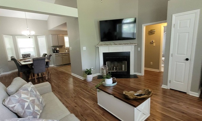 Clayton House | Charming country retreat!
