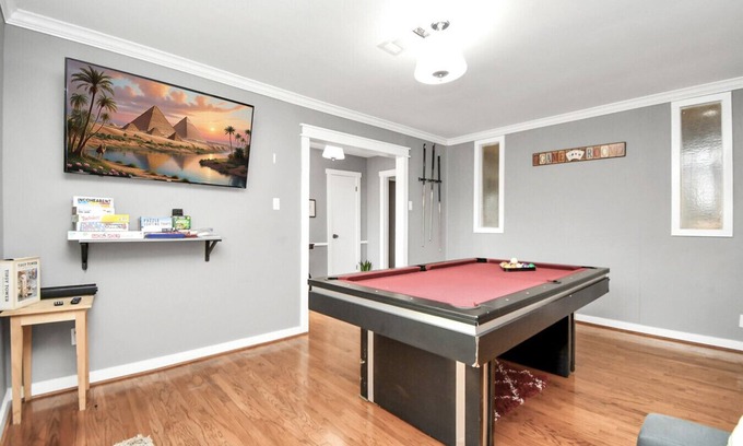 Westbury House | Charming Cozy 3-GameDen Escape