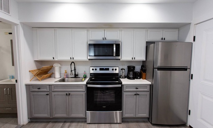 Petworth Bed & Breakfast | Charming, Cozy space steps from great restaurants!