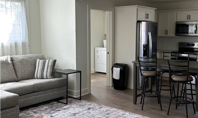 Troy Apartment | Charming Downtown 2 Bedroom Apartment