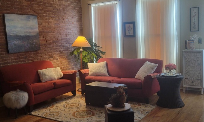 Ozark Apartment | Charming Downtown Boutique loft- located in the Historic River District