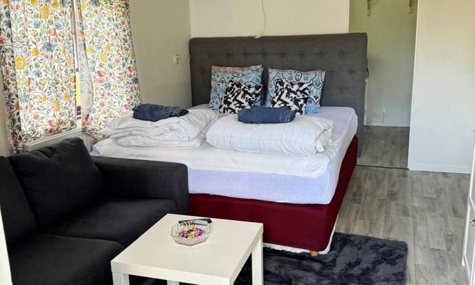 Orebro House | Charming Downtown Hideaway