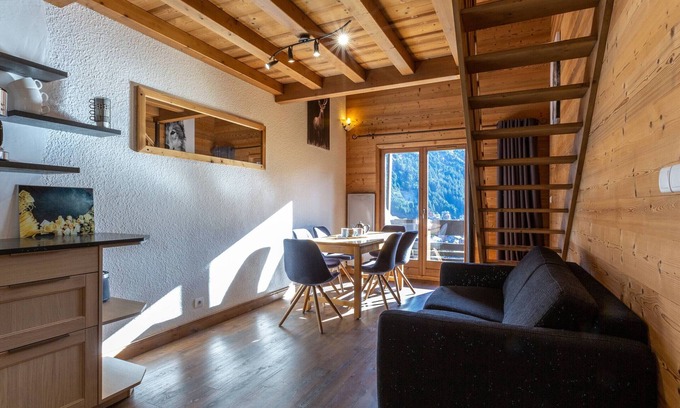 Meribel-Mottaret Apartment | Charming duplex 8 pers. ski-in/ski-out in Méribel Mottaret, balcony, equipped kitchen, pets allowed