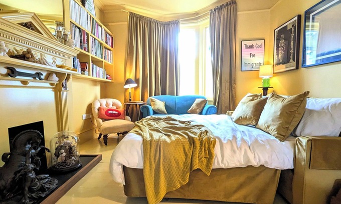 Leabridge Apartment | Charming East London Apartment