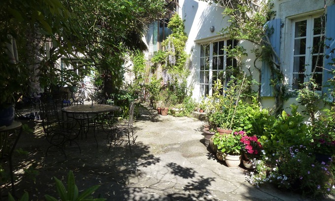 Sainte-Marie-de-Re House | Charming family house in a south walled closed garden, 2 bicycles