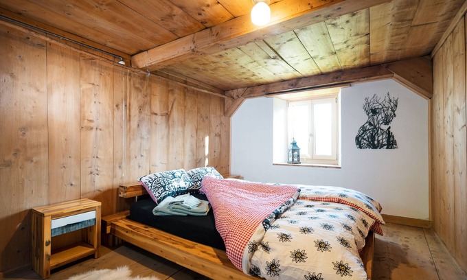 Weesen House | Charming Family-Friendly Holiday Home in rural Area with Scenic Mountain Views