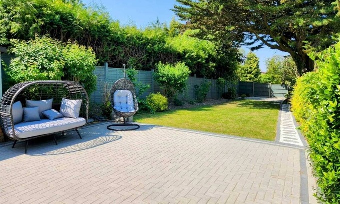 Sanderstead House | Charming family home in the heart of Sanderstead.