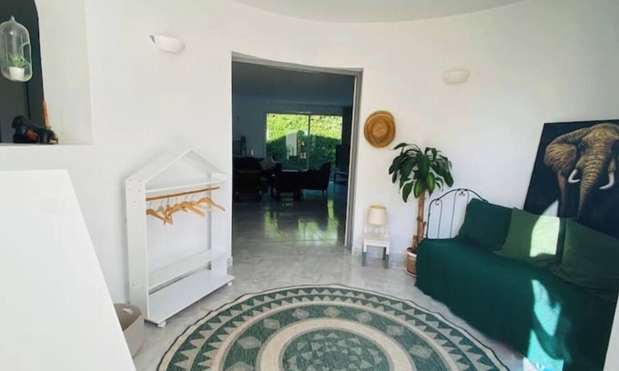 Canet Villa | Charming family villa with swimming pool