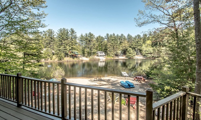 Eidelweiss Village Cottage | CHARMING FAMILY WATERFRONT COTTAGE