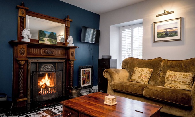 Londonderry Other | Charming Farmhouse Retreat | Peaceful Stay Near Derry City