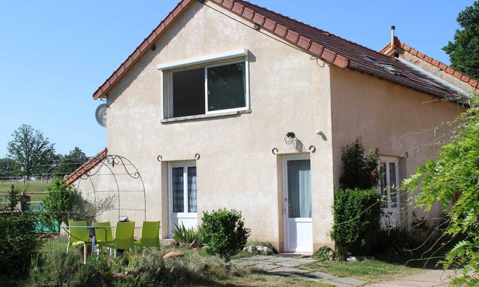 Sauvagny Cottage | Charming Farmstay: 2BR, Terrace, AC, Farm Animals, Near Montluçon & Néris-les-Bains