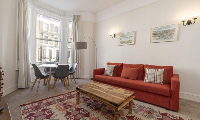 West Brompton Apartment | Charming flat in West Brompton