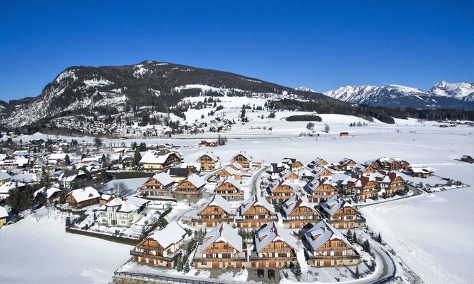 Mauterndorf Apartment | Charming flat with garden and mountain panorama