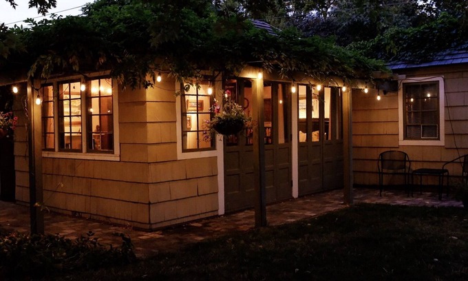 Moscow Cottage | Charming Fort Russell Carriage House - 5 blocks from downtown