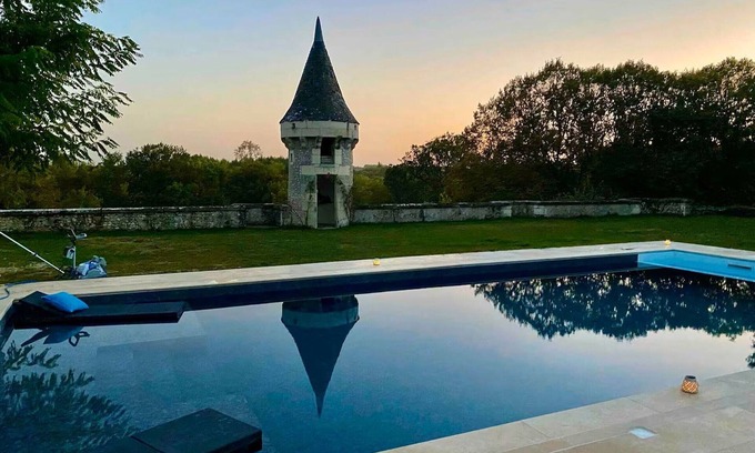 Saint-Cyran-du-Jambot Cottage | Charming cottages in Berry with pool and spa