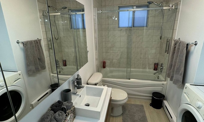 Laval Apartment | Charming fully equipped apt in a quiet area of Ste-Rose. Non-smoking. No pets