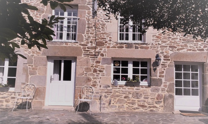 Langrolay-sur-Rance House | Charming gîte in a hamlet near the Rance, between Dinard, Dinan and St Malo