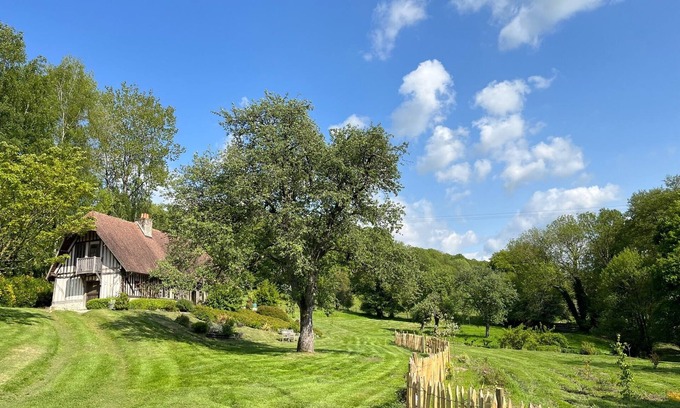 Le Breuil-en-Auge House | Charming gîte in the heart of a Normandy estate