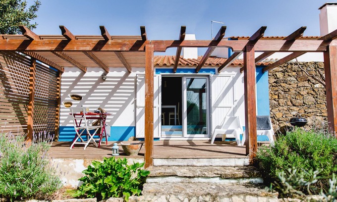 Mafra House | Charming House with sunny terrace & heated* swimming pool
