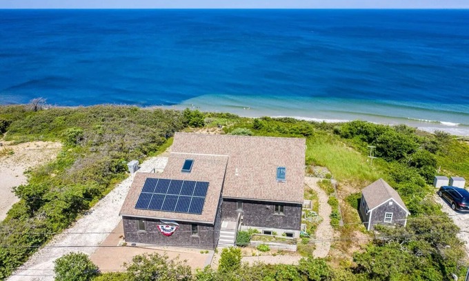 Wellfleet House | Charming Handicapped Accessible 3-bedroom house in Welcoming Wellfleet