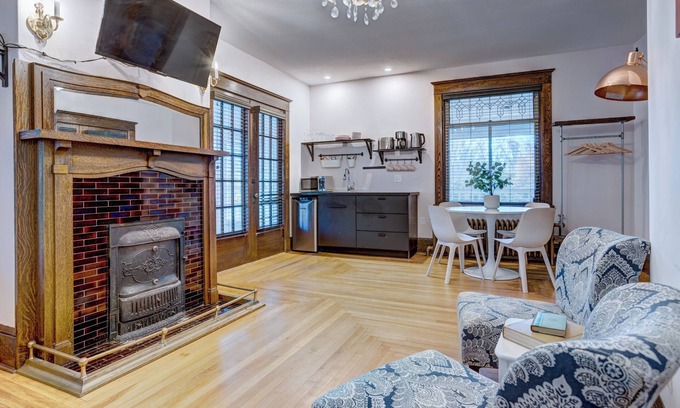 Lunenburg Apartment | Charming Heritage Suite w/Cozy Sunroom & Deck (Suite 1)