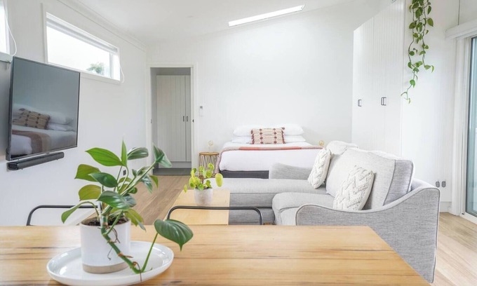 Highton House | Charming Highton Hideaway between CBD and Surf Coast