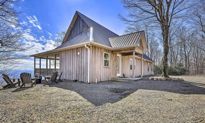 Dan River House | Charming Hillsville Home on Blue Ridge Parkway!