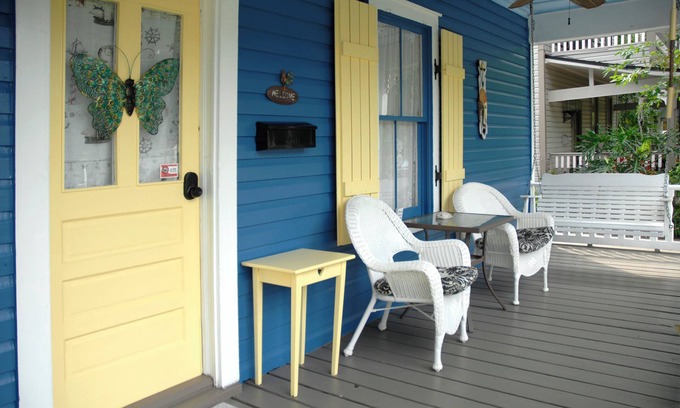 Downtown Historic District Apartment | Charming Historic Apartment Located in Downtown Saint Augustine. Park and Walk