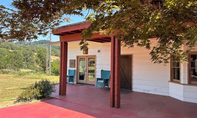 Willits Cottage | Charming Historic Apartment Cottage at Ridgewood Ranch