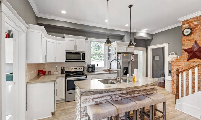 Carthage House | Charming Historic Home in Downtown Carthage – Walk to Coffee, Breweries & More!