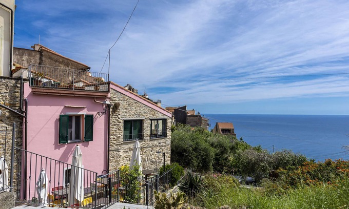 Cipressa Apartment | Charming historic house with sea view terrace