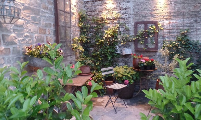 Tilff House | Charming Holiday Home with Veranda, Terrace,Garden Furniture