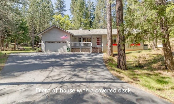 Foresthill House | Charming home in Sierra Nevada Foothills