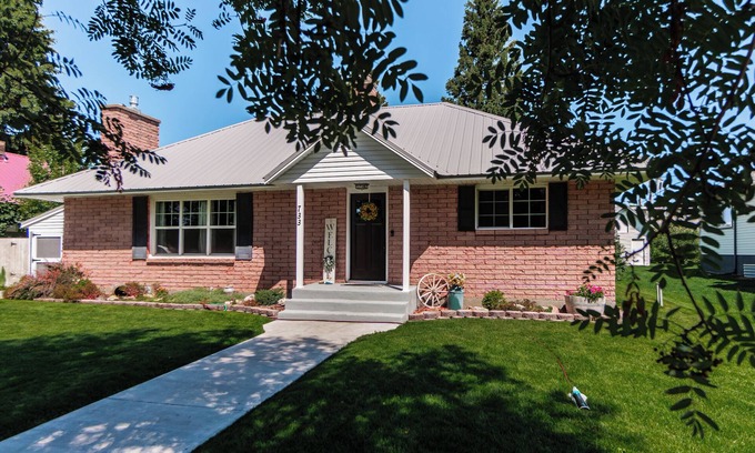 Ashton Cottage | Charming Home near Yellowstone & Grand Teton NP