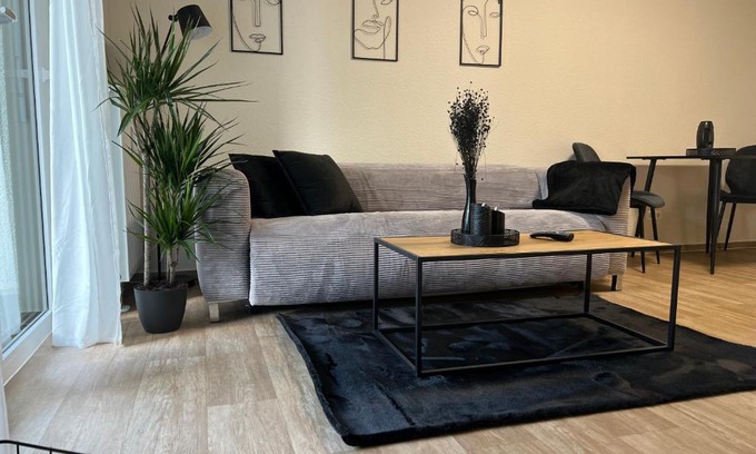 Weyhausen Apartment | Charming Homes - Studio 11