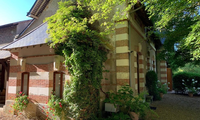 Saint-Cyr-du-Gault House | Charming house sleeps 14 in magnificent chateau grounds