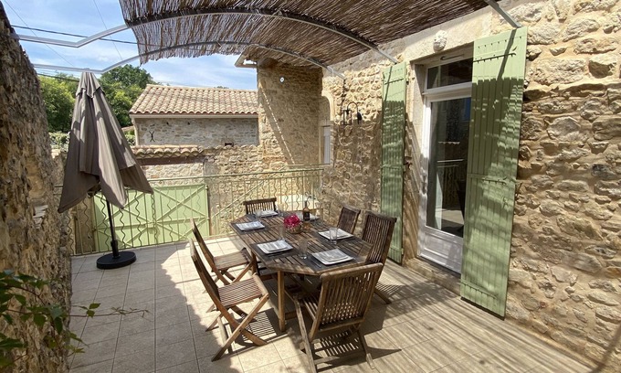 Cornillon House | Charming house 500 m from the river with terrace and courtyard.