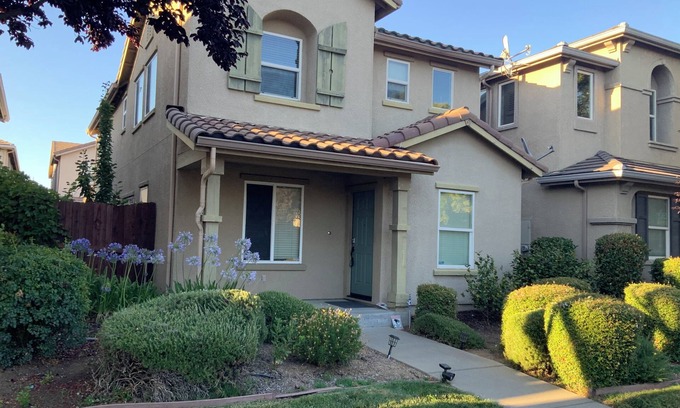 Natomas Creek House | Charming house in enjoyable Sacramento with WiFi, AC,Close to Airport