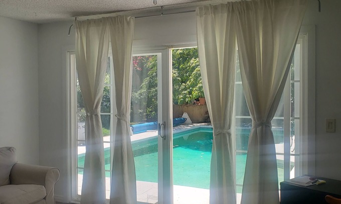 Chatsworth House | Charming house in marvelous Los Angeles with WiFi and AC