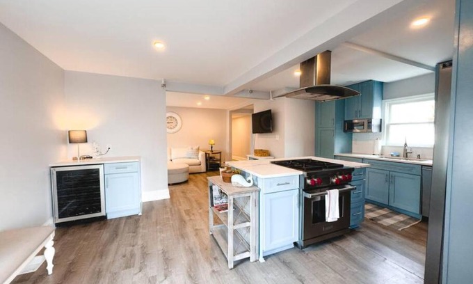 Hyannis House | Charming Hyannis 3 Bed 2 Bath