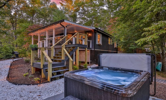 Morganton Cabin | Charming Lake Blue Ridge Cottage -Completely modernized & updated w private dock