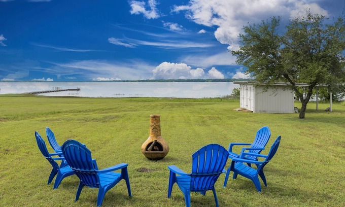 Quinlan House | Charming Lake Front Home Fishing Dock Fire Pit Kayaks
