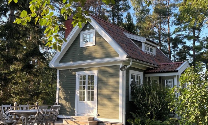 Vaxholm Cottage | Charming lake house with private jetty and amazing seaview