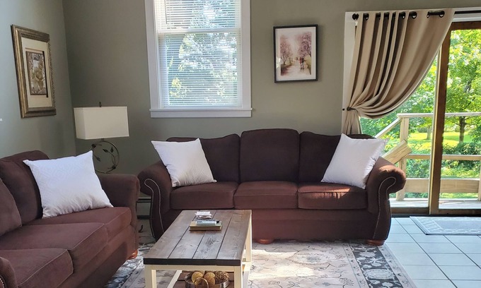 East Haven  Rutland County Apartment | Charming, Large, 2-bedroom apartment with AC, and fast WIFI. Self-Check In.
