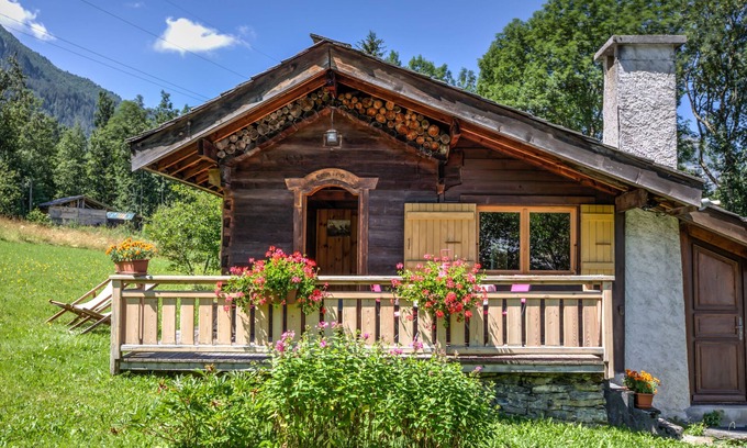 Les Houches Ski Chalet | Charming little cottage for 3/4 people in the Chamonix Valley